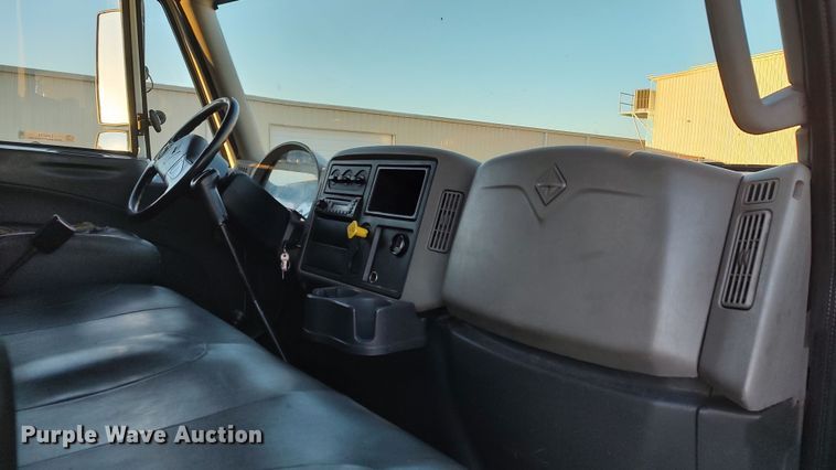 image for item LF9533 2012 International DuraStar 4300  dump flatbed truck