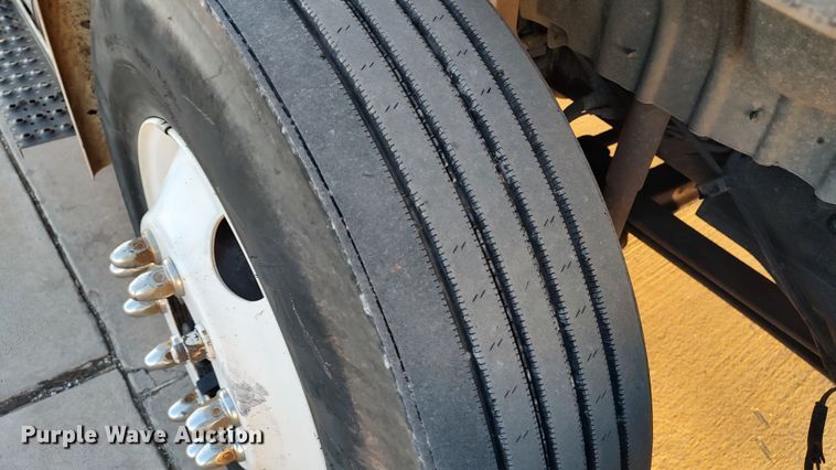 image for item LF9533 2012 International DuraStar 4300  dump flatbed truck