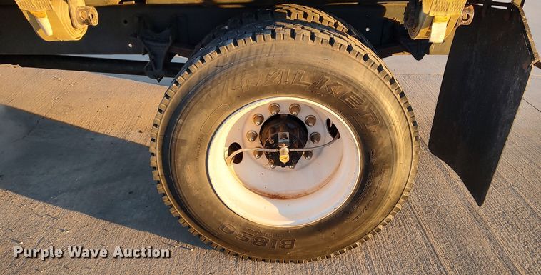 image for item LF9533 2012 International DuraStar 4300  dump flatbed truck