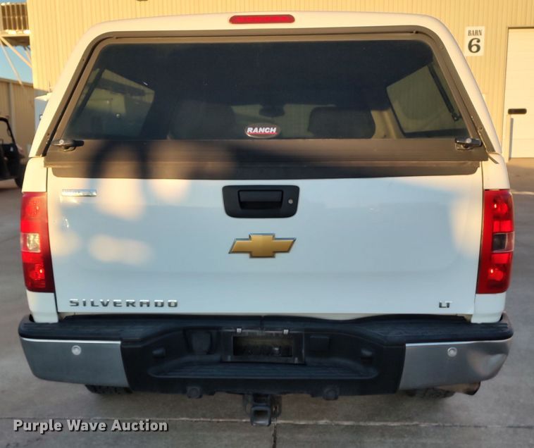 image for item LF9534 2013 Chevrolet Silverado 1500  Ext. Cab pickup truck