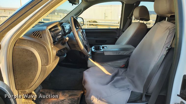 image for item LF9534 2013 Chevrolet Silverado 1500  Ext. Cab pickup truck