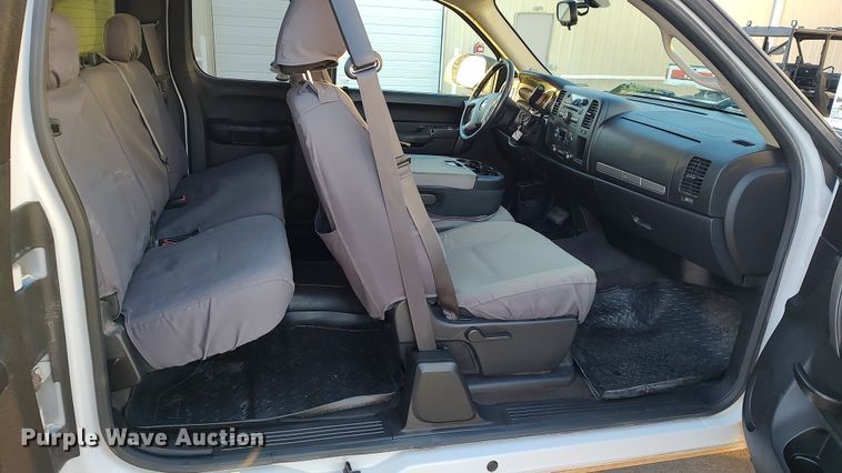 image for item LF9534 2013 Chevrolet Silverado 1500  Ext. Cab pickup truck