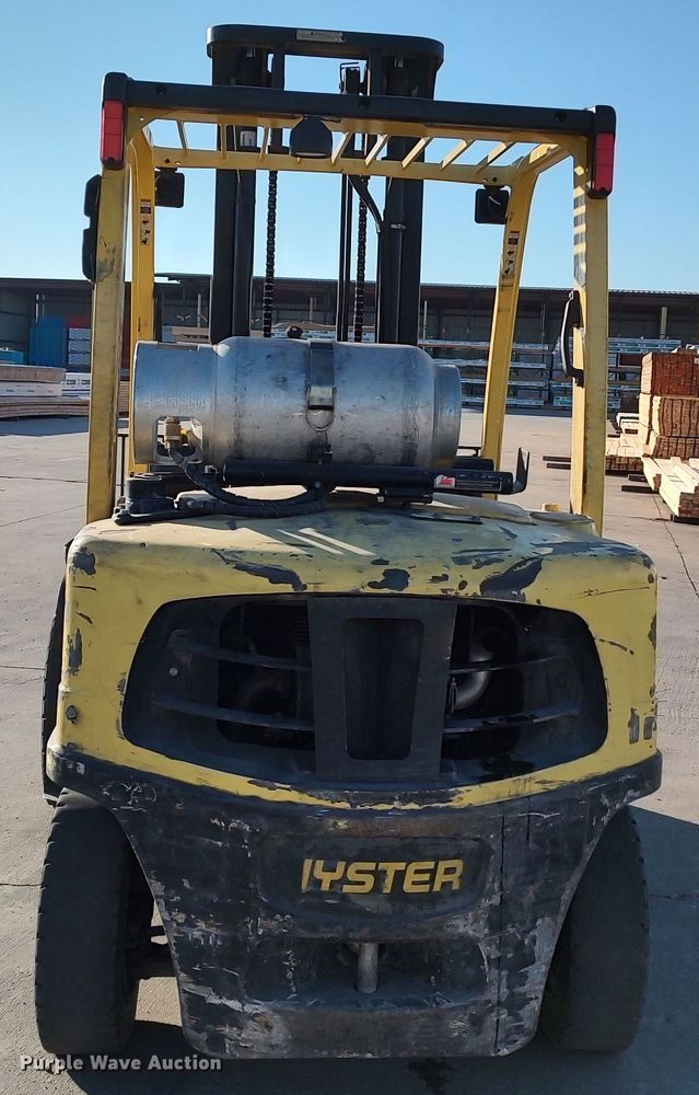 image for item LF9536 2015 Hyster 80  forklift