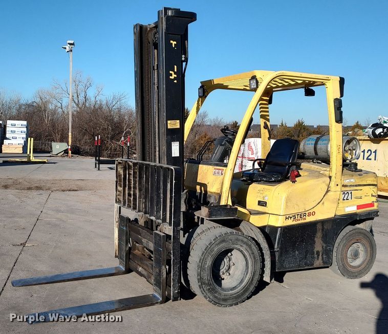 image for item LF9536 2015 Hyster 80  forklift