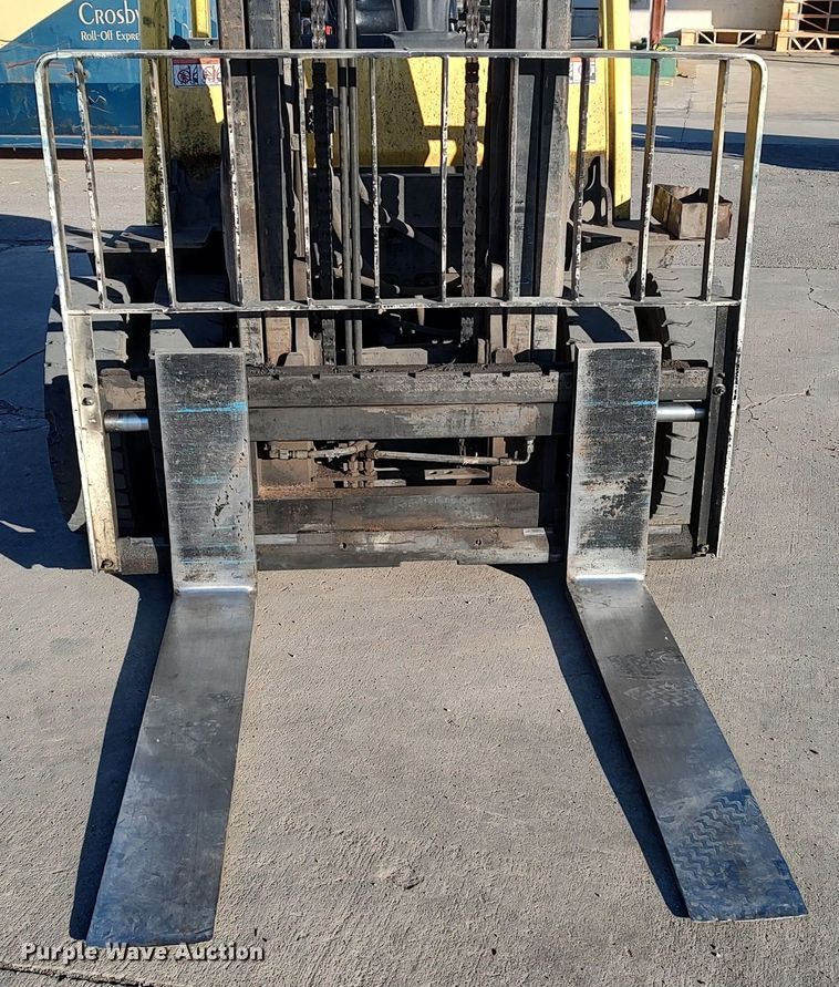 image for item LF9536 2015 Hyster 80  forklift