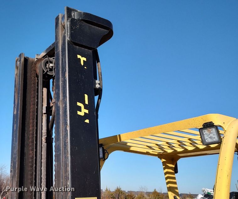 image for item LF9536 2015 Hyster 80  forklift