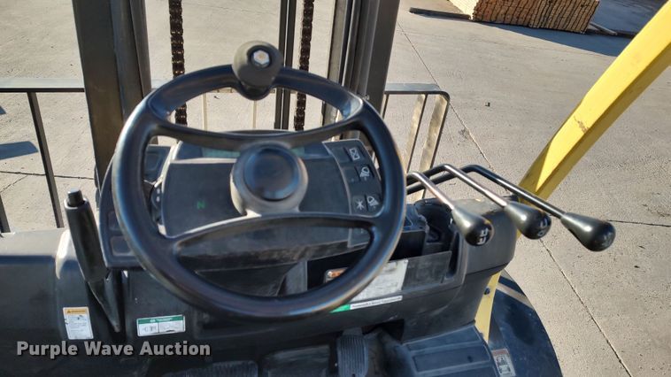 image for item LF9536 2015 Hyster 80  forklift