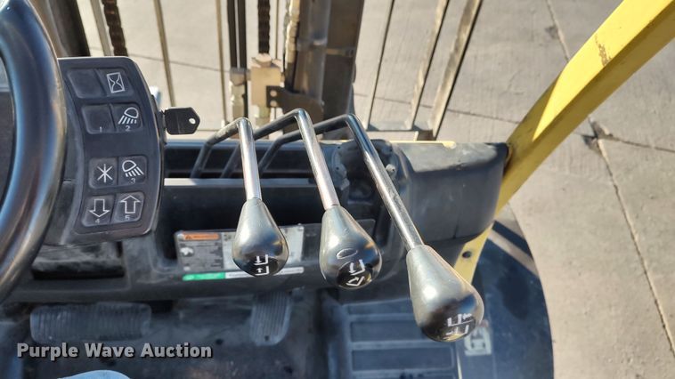 image for item LF9536 2015 Hyster 80  forklift