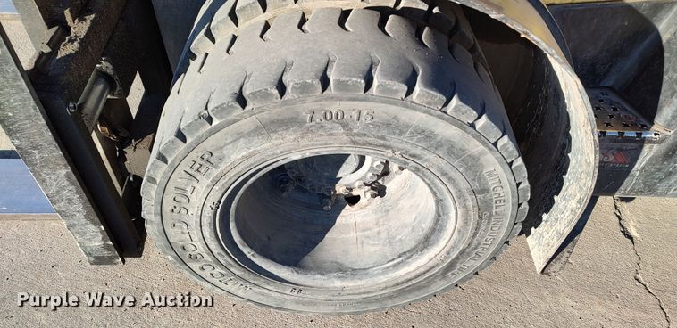 image for item LF9536 2015 Hyster 80  forklift