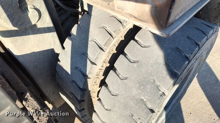 image for item LF9536 2015 Hyster 80  forklift