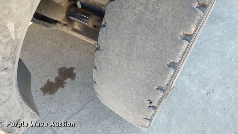 image for item LF9536 2015 Hyster 80  forklift