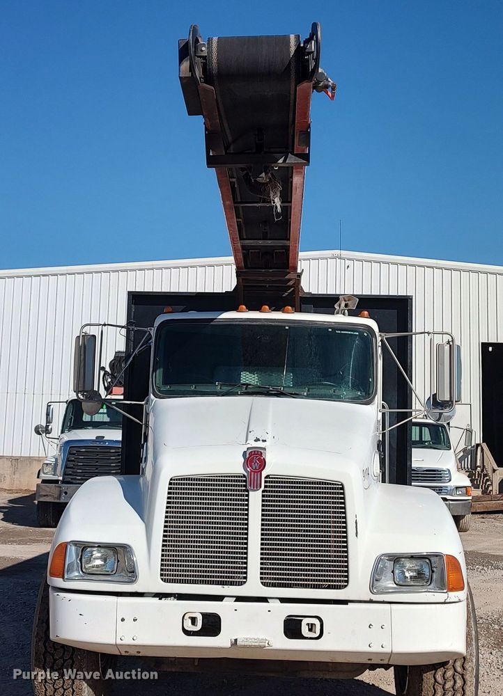 image for item LF9541 2003 Kenworth T300  shingle conveyor truck