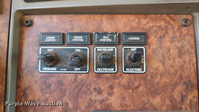 image for item LF9541 2003 Kenworth T300  shingle conveyor truck