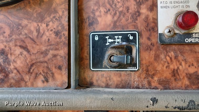 image for item LF9541 2003 Kenworth T300  shingle conveyor truck