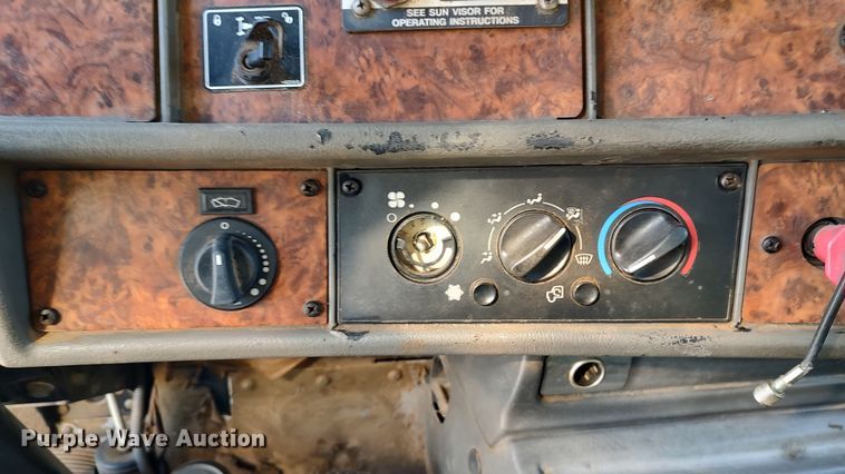 image for item LF9541 2003 Kenworth T300  shingle conveyor truck