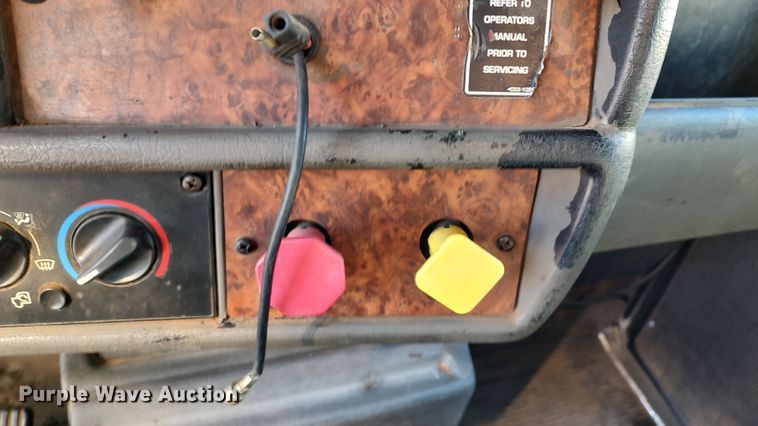 image for item LF9541 2003 Kenworth T300  shingle conveyor truck