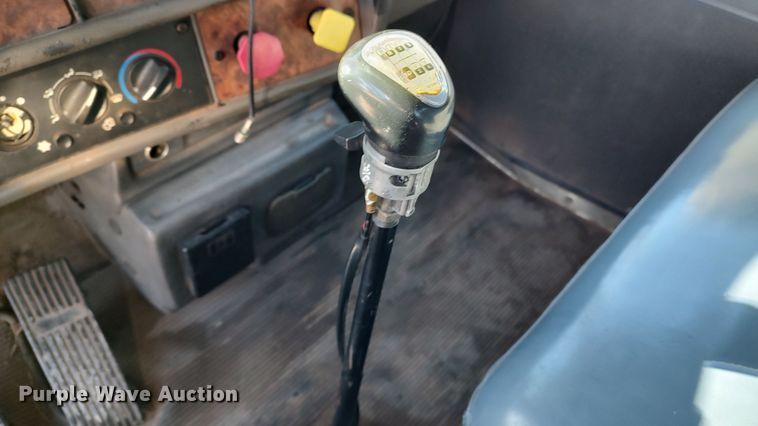 image for item LF9541 2003 Kenworth T300  shingle conveyor truck