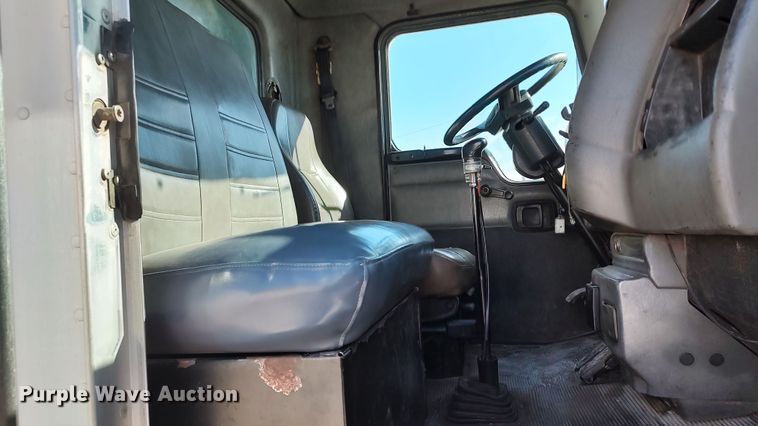 image for item LF9541 2003 Kenworth T300  shingle conveyor truck