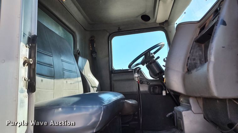 image for item LF9541 2003 Kenworth T300  shingle conveyor truck