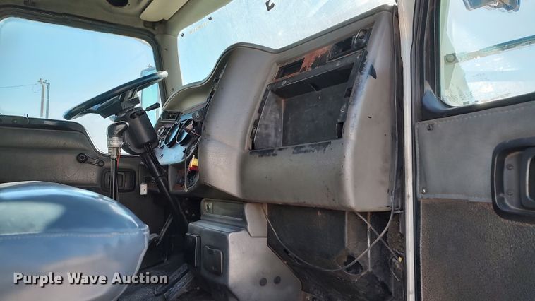 image for item LF9541 2003 Kenworth T300  shingle conveyor truck