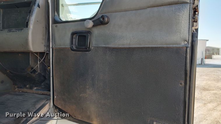 image for item LF9541 2003 Kenworth T300  shingle conveyor truck