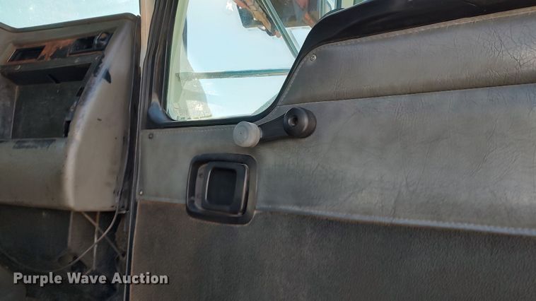 image for item LF9541 2003 Kenworth T300  shingle conveyor truck