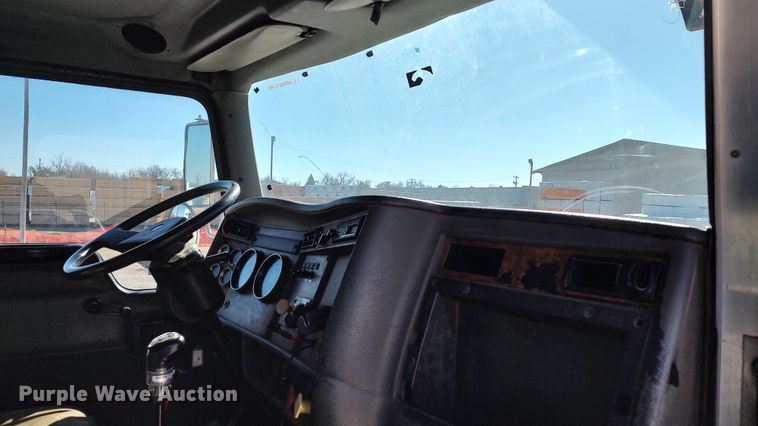 image for item LF9541 2003 Kenworth T300  shingle conveyor truck