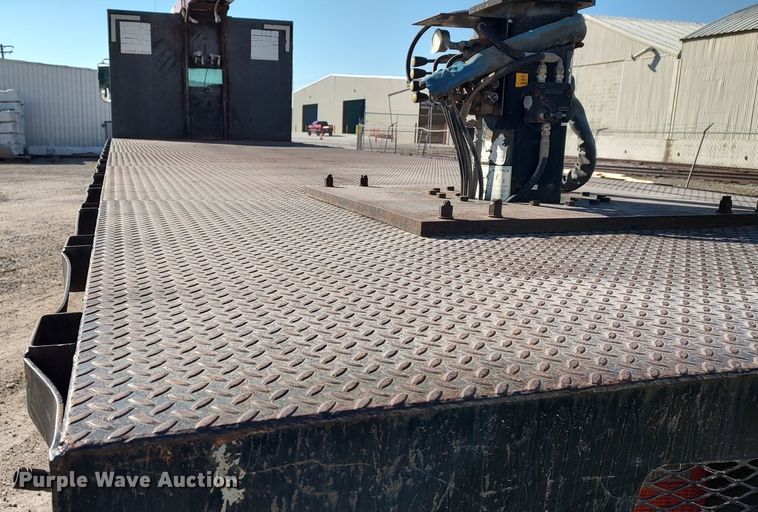 image for item LF9541 2003 Kenworth T300  shingle conveyor truck