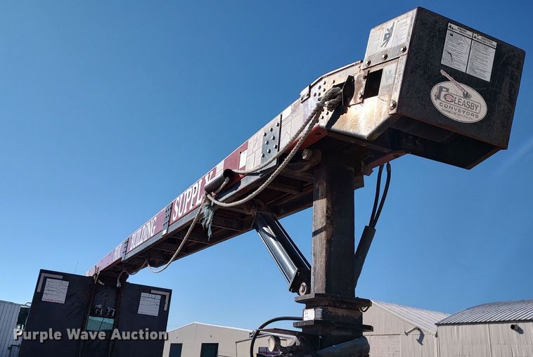 image for item LF9541 2003 Kenworth T300  shingle conveyor truck