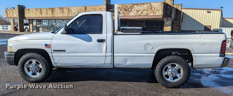 image for item LF9560 1999 Dodge Ram 2500  pickup truck