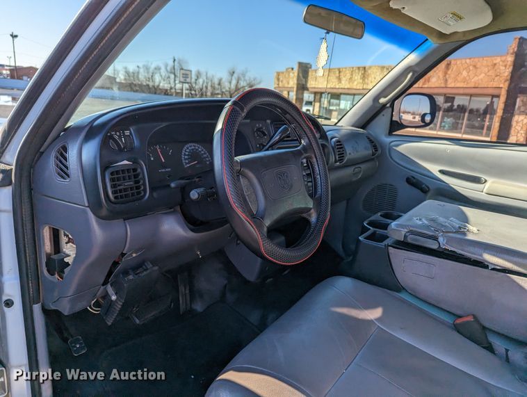 image for item LF9560 1999 Dodge Ram 2500  pickup truck