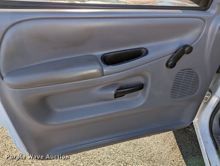 image for item LF9560 1999 Dodge Ram 2500  pickup truck