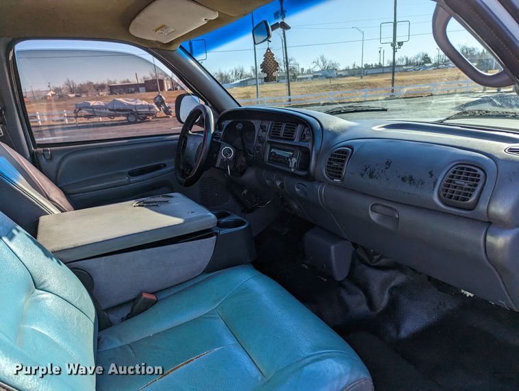 image for item LF9560 1999 Dodge Ram 2500  pickup truck