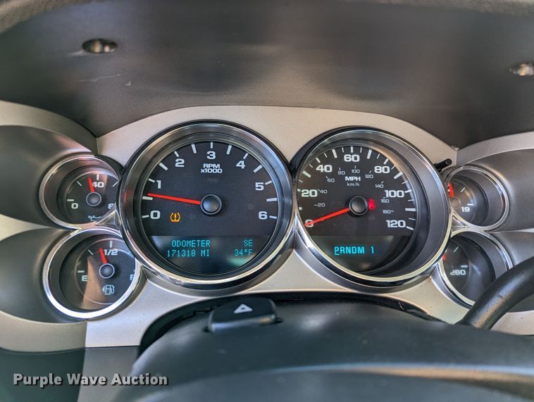 image for item LF9561 2010  Chevrolet Silverado 2500HD LT  Crew Cab pickup truck