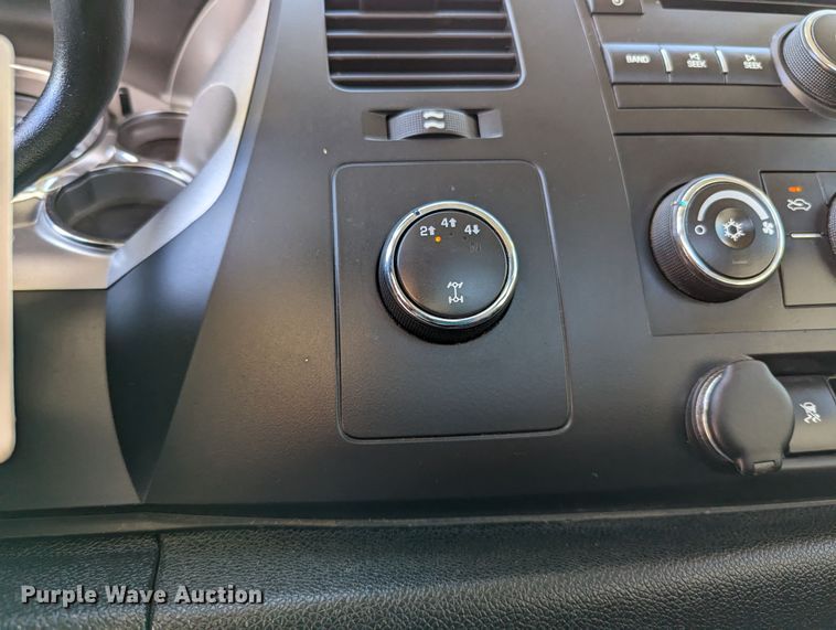 image for item LF9561 2010  Chevrolet Silverado 2500HD LT  Crew Cab pickup truck