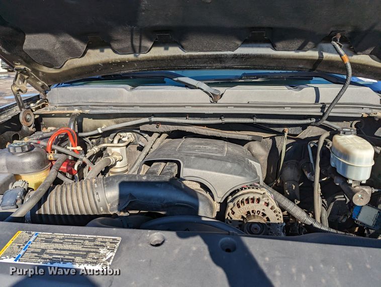 image for item LF9561 2010  Chevrolet Silverado 2500HD LT  Crew Cab pickup truck