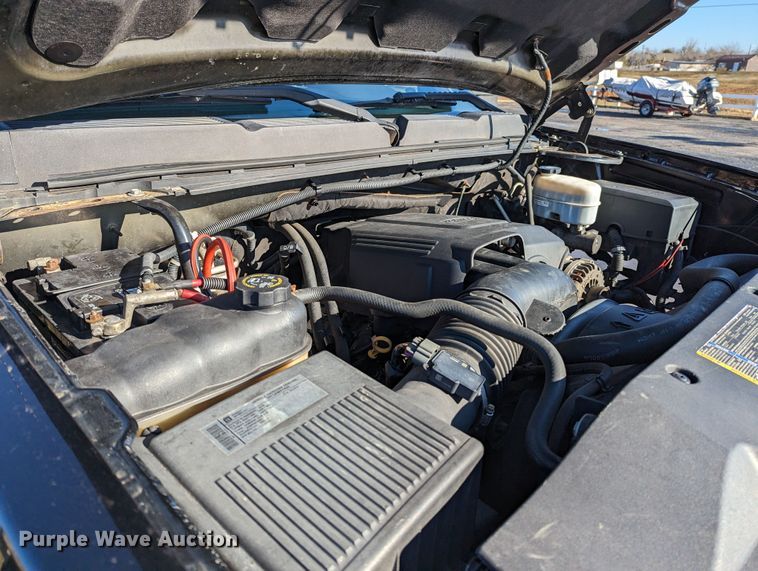 image for item LF9561 2010  Chevrolet Silverado 2500HD LT  Crew Cab pickup truck