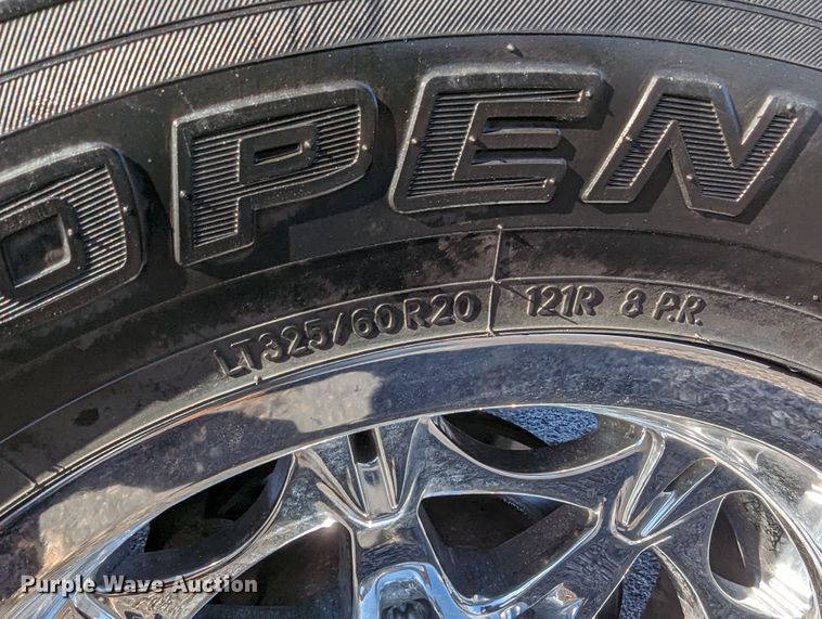 image for item LF9561 2010  Chevrolet Silverado 2500HD LT  Crew Cab pickup truck