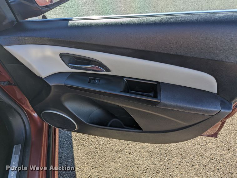 image for item LF9564 2012  Chevrolet Cruze LT