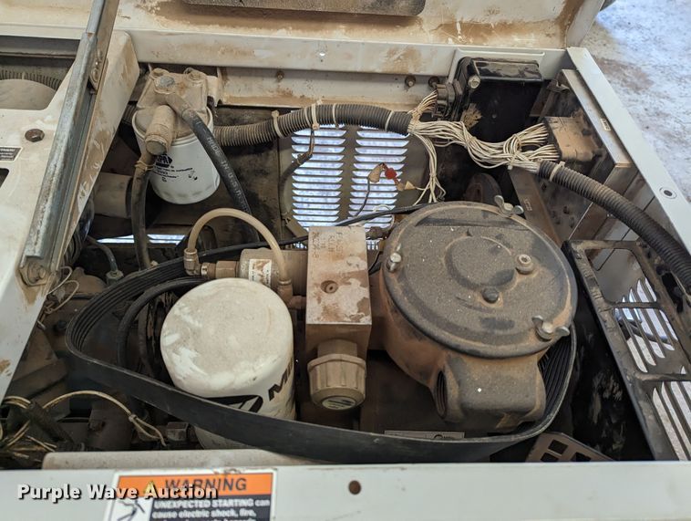 image for item LF9565 Miller EnPak  air compressor