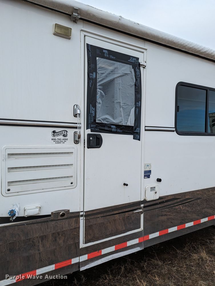 image for item LF9567 2014 Trail West  livestock trailer