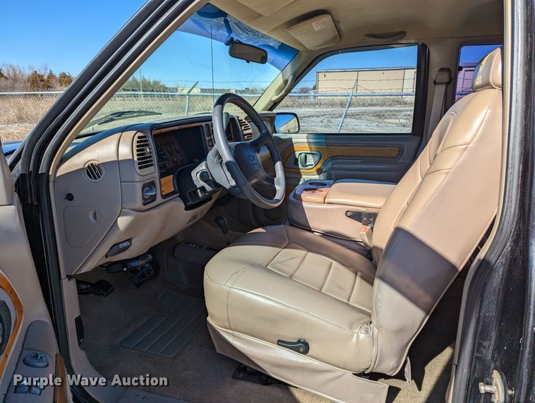 image for item LF9571 1997 Chevrolet K1500  Ext. Cab pickup truck