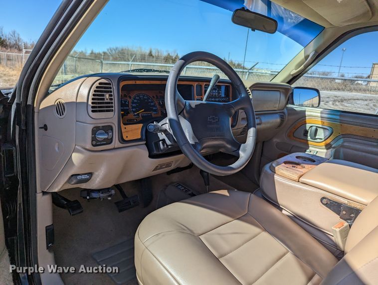 image for item LF9571 1997 Chevrolet K1500  Ext. Cab pickup truck