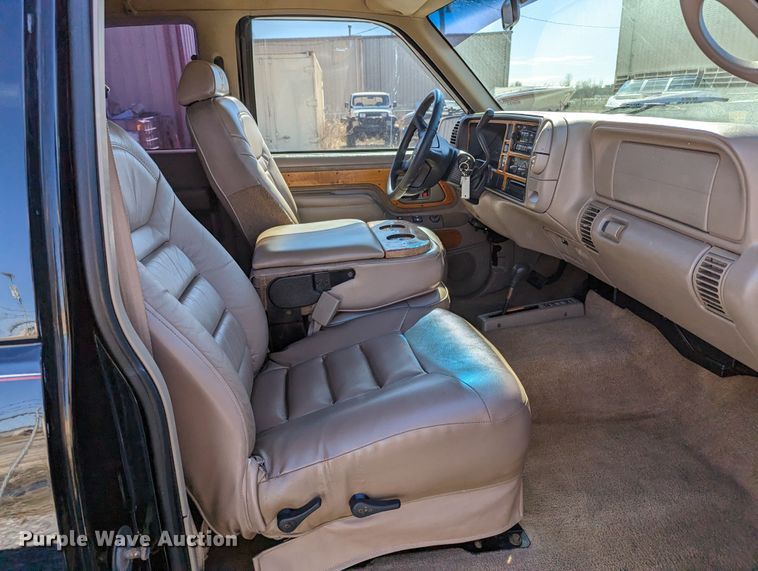 image for item LF9571 1997 Chevrolet K1500  Ext. Cab pickup truck