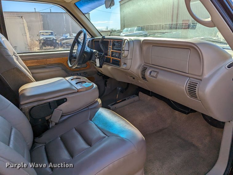 image for item LF9571 1997 Chevrolet K1500  Ext. Cab pickup truck