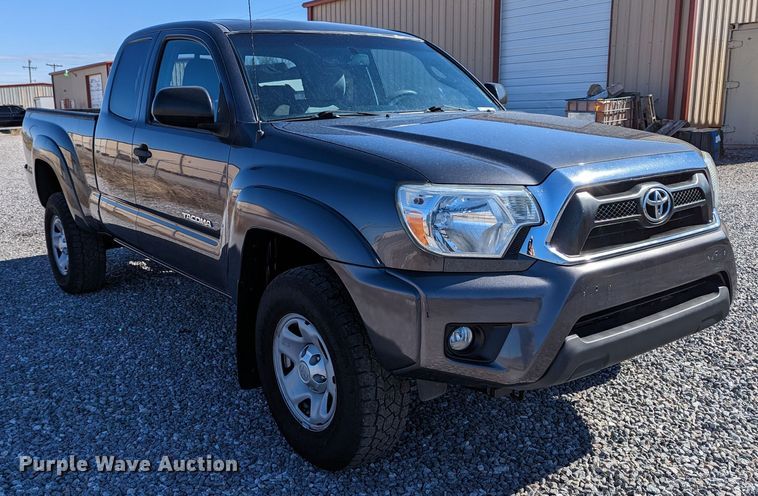 image for item LF9573 2013 Toyota Tacoma  Access Cab pickup truck