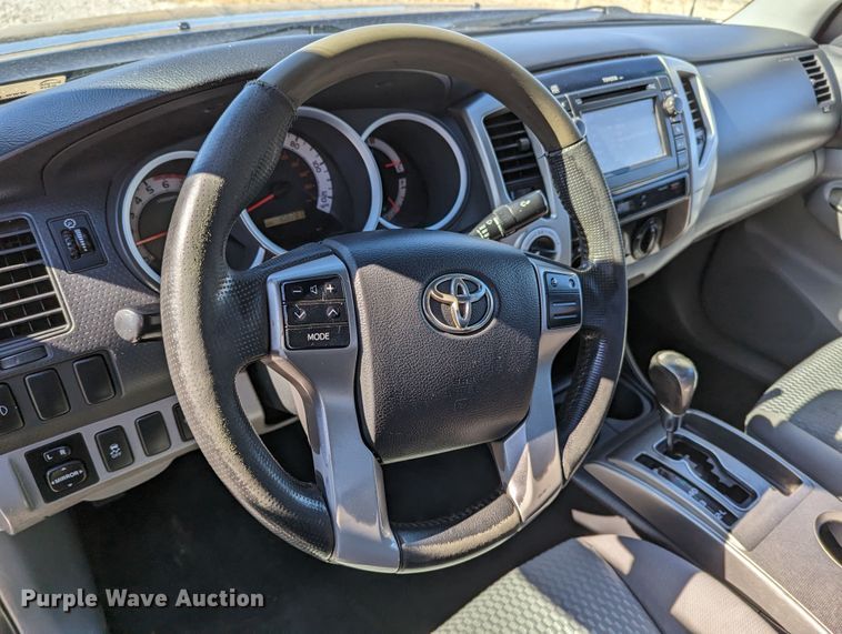 image for item LF9573 2013 Toyota Tacoma  Access Cab pickup truck