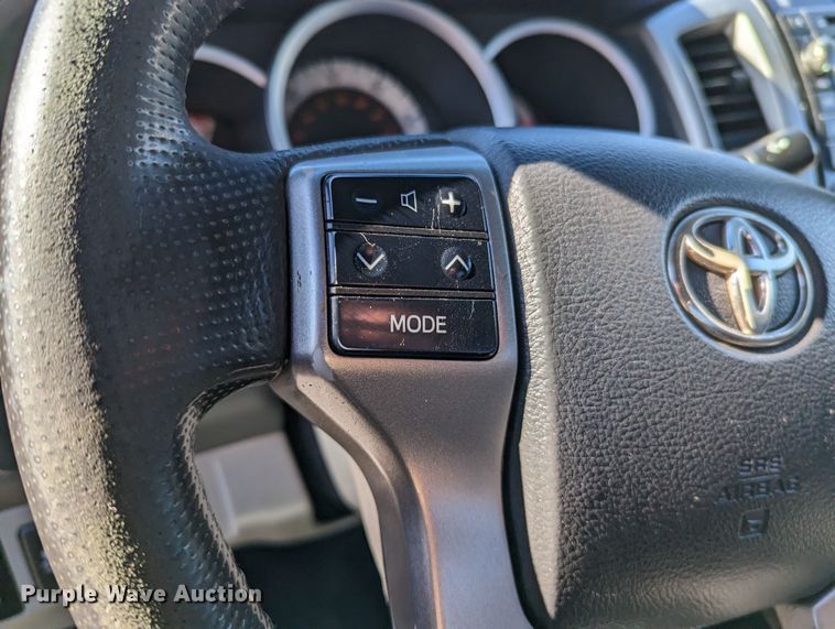 image for item LF9573 2013 Toyota Tacoma  Access Cab pickup truck