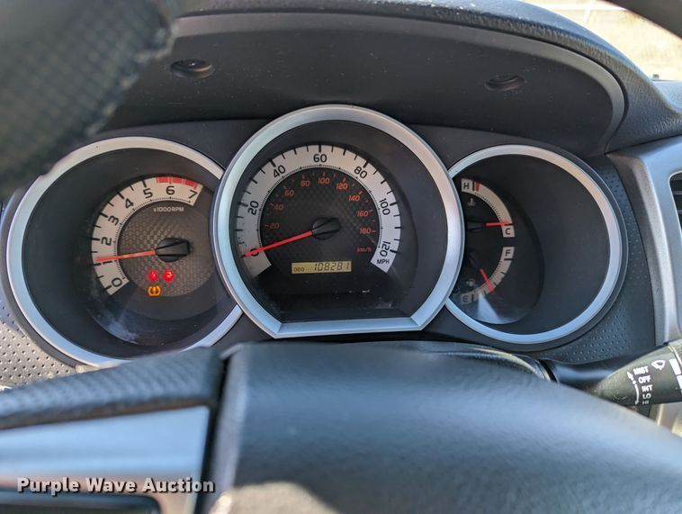 image for item LF9573 2013 Toyota Tacoma  Access Cab pickup truck