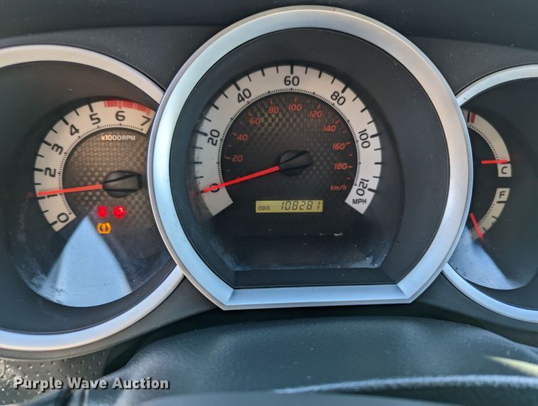 image for item LF9573 2013 Toyota Tacoma  Access Cab pickup truck